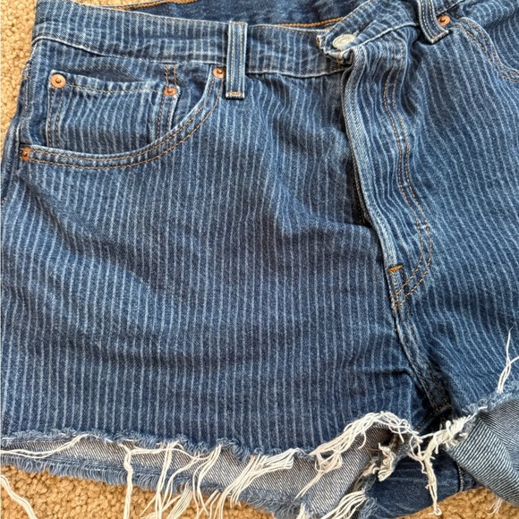 Levi's Blue Jean Shorts Distressed Cut-Offs - Picture 4 of 8